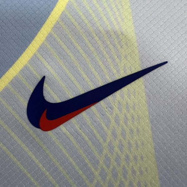 25-26 Barcelona design fan edition